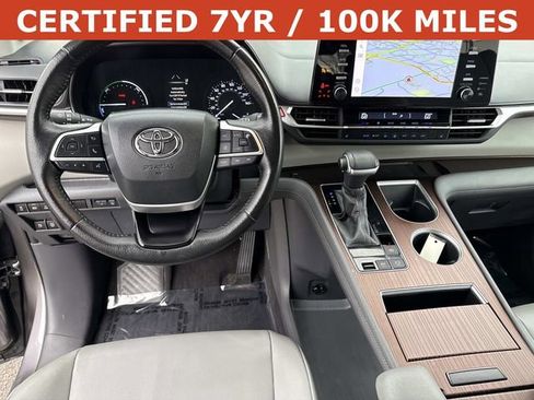 Used 2021 Toyota Sienna XLE w/ XLE Plus Package image 18