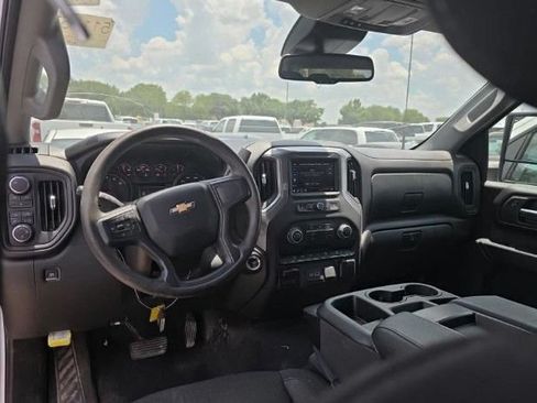 Used 2024 Chevrolet Silverado 2500 Custom w/ Custom Value Package AWD/4WD image 2