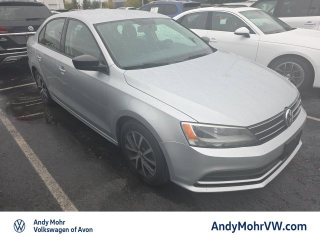 Used 2015 Volkswagen Jetta SE FWD image 2