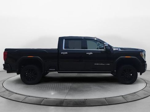 Used 2023 GMC Sierra 2500 Denali w/ Denali Black Diamond Edition AWD/4WD image 6