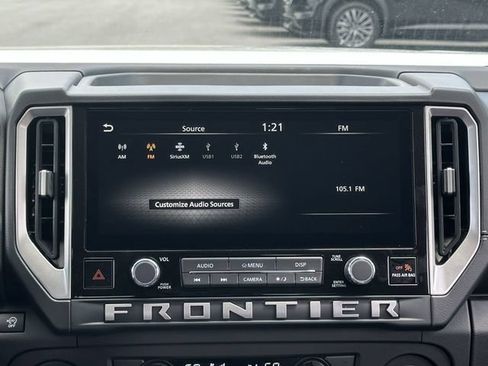 New 2025 Nissan Frontier SV w/ SV Convenience Package RWD image 3