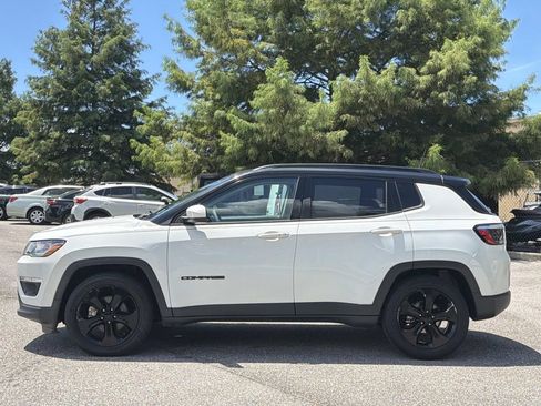 Used 2021 Jeep Compass Latitude FWD image 7