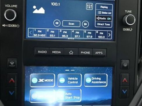 Used 2024 Subaru Crosstrek 2.0i image 11