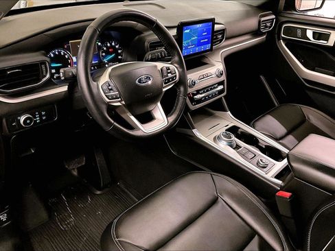 Certified 2022 Ford Explorer XLT w/ Equipment Group 202A image 12