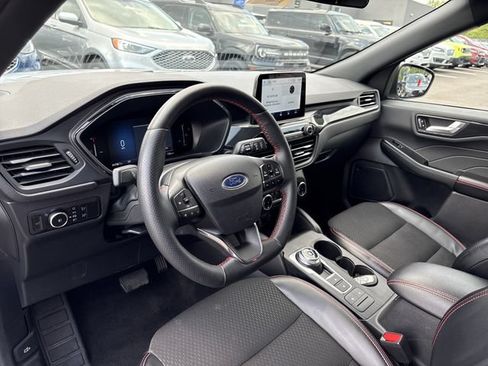 Certified 2025 Ford Escape ST-Line Select AWD/4WD image 28