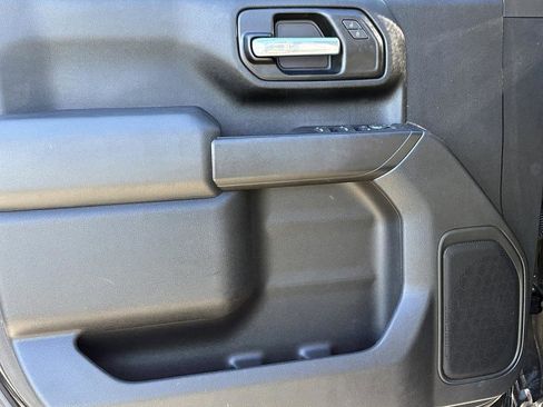 Used 2020 Chevrolet Silverado 2500 Custom w/ Custom Convenience Package image 16