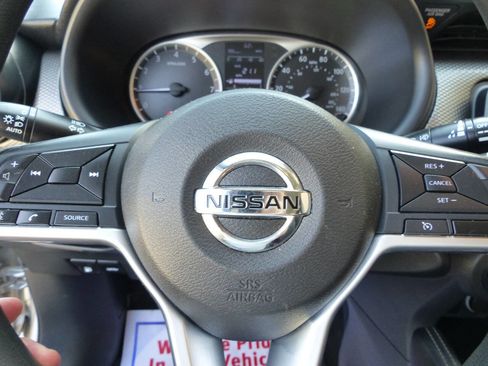 Used 2018 Nissan Kicks S FWD image 18