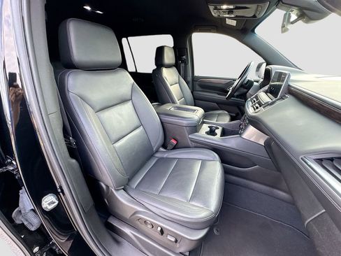 Used 2022 Chevrolet Suburban LT image 29