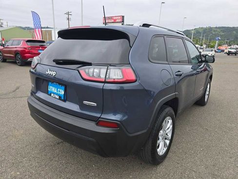 Used 2021 Jeep Cherokee Latitude AWD/4WD image 5