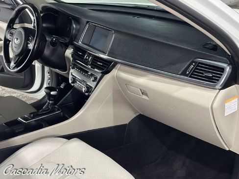 Used 2017 Kia Optima Premium FWD image 16