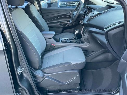 Used 2017 Ford Escape S image 8