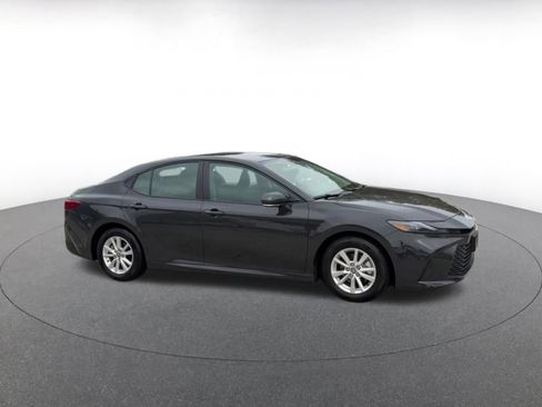 Used 2025 Toyota Camry LE image 2