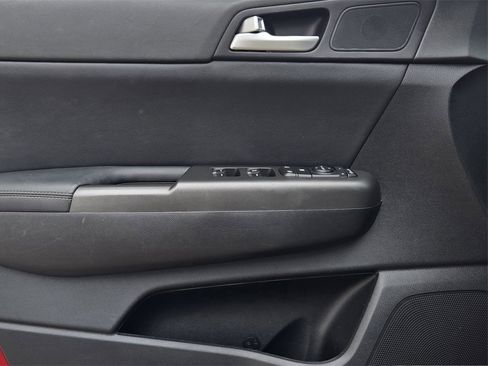 Used 2021 Kia Sportage S image 21