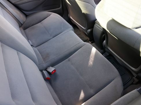 Used 2010 Honda Civic DX-VP image 12