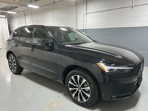Used 2025 Volvo XC60 B5 Plus w/ Climate Package AWD/4WD image 4