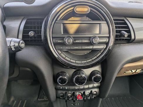 Used 2016 MINI Cooper 4-Door Hardtop FWD image 12