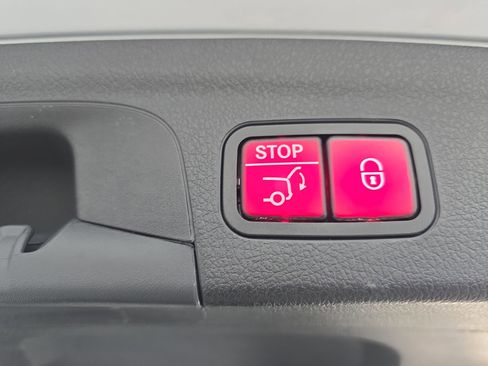 Used 2020 Mercedes-Benz GLE 350 GLE 350 w/ Premium Package image 13