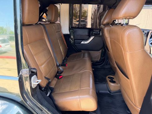 Used 2012 Jeep Wrangler Unlimited Sahara w/ Connectivity Group image 14