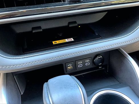 Used 2023 Toyota Highlander XLE FWD image 26