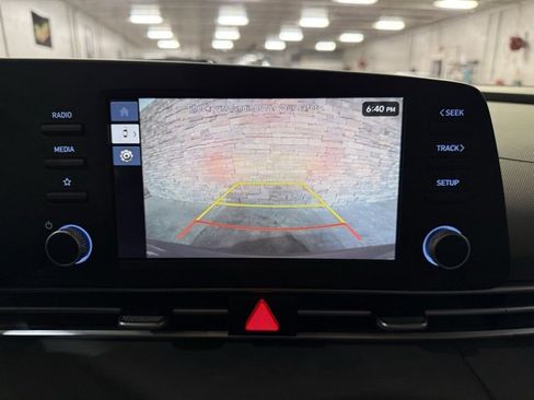 Used 2024 Hyundai Elantra SE image 8