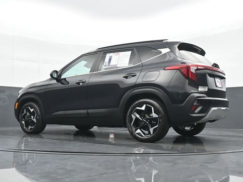 Used 2024 Kia Seltos EX image 19