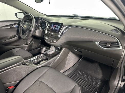 Used 2016 Chevrolet Malibu LT image 12