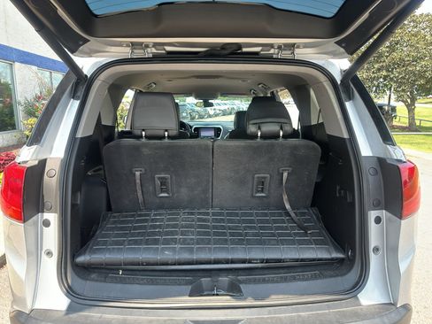 Used 2017 GMC Acadia SLT FWD image 12