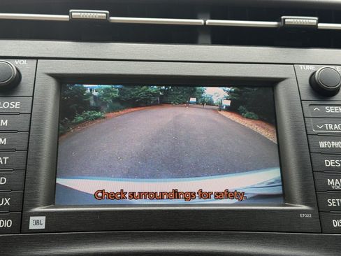 Used 2010 Toyota Prius Five w/ Navigation Pkg FWD image 24