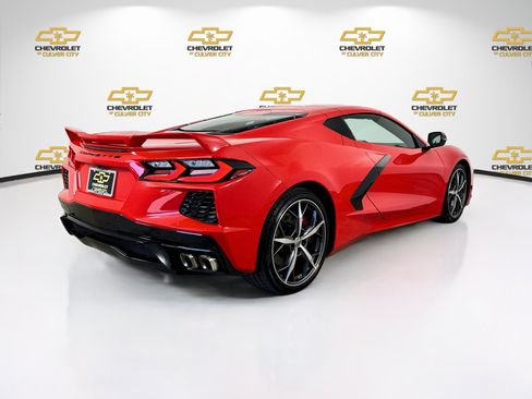 Used 2022 Chevrolet Corvette Stingray Coupe w/ Z51 Performance Package RWD image 8