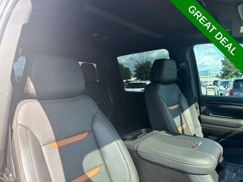 Used 2024 GMC Sierra 2500 AT4 w/ AT4 Preferred Package AWD/4WD image 14