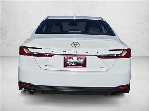 Used 2025 Toyota Camry SE image 7