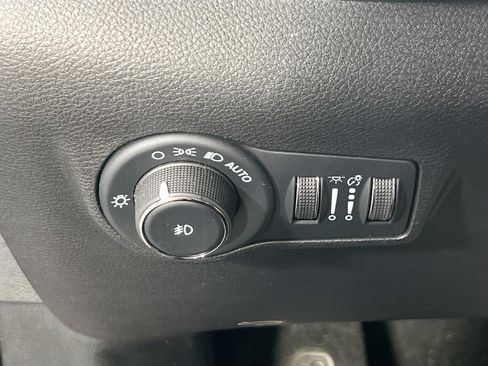 Used 2022 Jeep Compass Latitude w/ Convenience Group AWD/4WD image 10