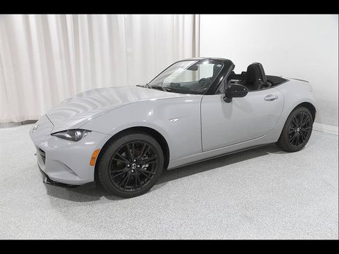 Used 2025 MAZDA MX-5 Miata Club RWD image 4