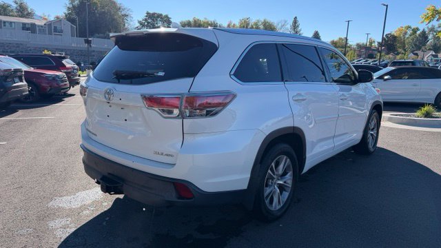 Used 2015 Toyota Highlander XLE AWD/4WD image 3