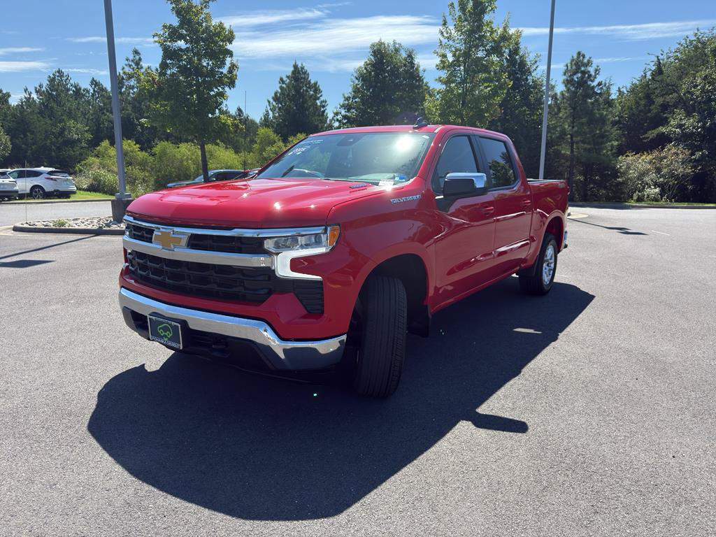 Certified 2025 Chevrolet Silverado 1500 LT AWD/4WD image 3