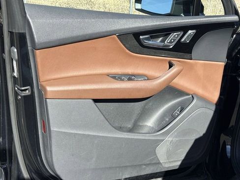 Used 2018 Audi Q7 3.0T Premium image 21