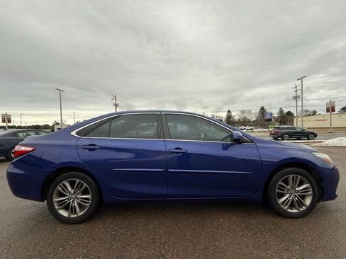 Used 2015 Toyota Camry SE image 4
