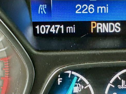 Used 2017 Ford Escape SE w/ SE Leather Comfort Package FWD image 19
