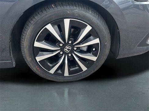 Used 2024 Honda Civic EX-L image 9