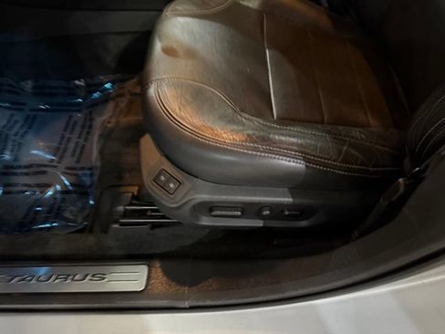 Used 2017 Ford Taurus Limited FWD image 12