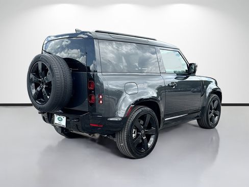 Used 2025 Land Rover Defender 90 X-Dynamic SE AWD/4WD image 5