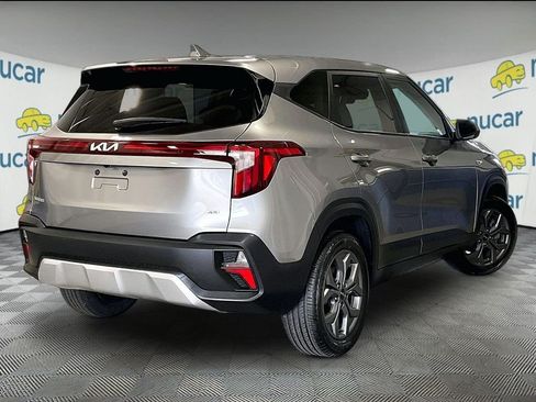 Used 2024 Kia Seltos LX AWD/4WD image 6