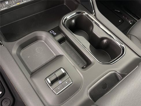 New 2026 GMC Sierra 2500 AT4 w/ AT4 Premium Plus Package AWD/4WD image 31