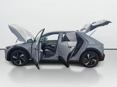 New 2025 Hyundai Ioniq 5 SE AWD/4WD image 9