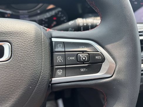 Used 2025 Jeep Compass Trailhawk AWD/4WD image 20