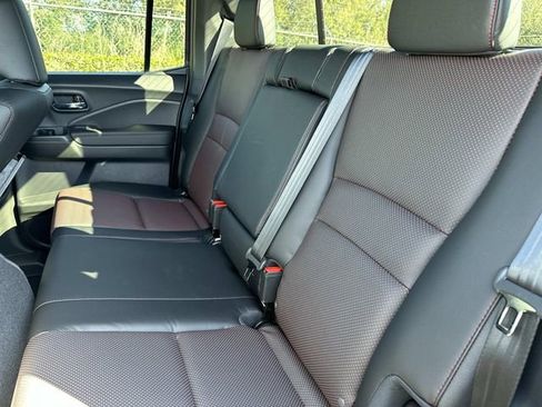 New 2026 Honda Ridgeline Black Edition image 13