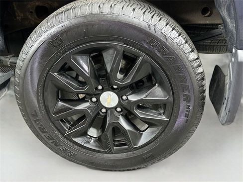 Used 2023 Chevrolet Silverado 1500 Custom w/ LPO, Dark Essentials Package image 27