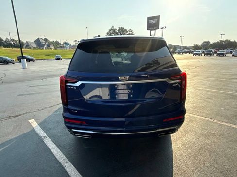 Used 2025 Cadillac XT6 Premium Luxury w/ LPO, Floor Liner Package AWD/4WD image 4