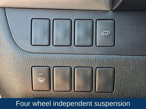 Used 2016 Toyota Highlander XLE AWD/4WD image 9