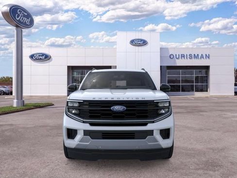 New 2026 Ford Expedition Max Platinum w/ Driver's Package AWD/4WD image 2
